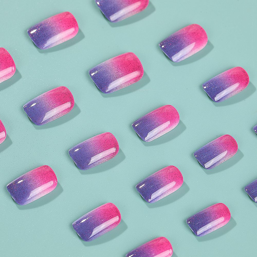 Trendy ombre design artificial nails Kalsten