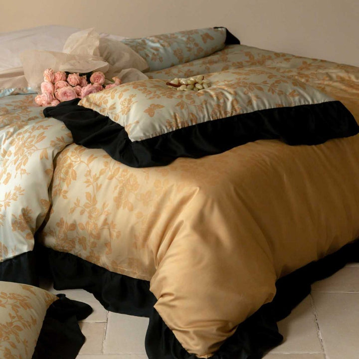 Satin bedding set with floral micro jacquard and contrasted hem