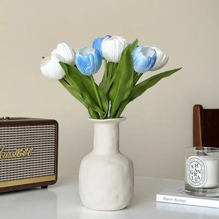 Decorative Realistic Tulip Bouquet
