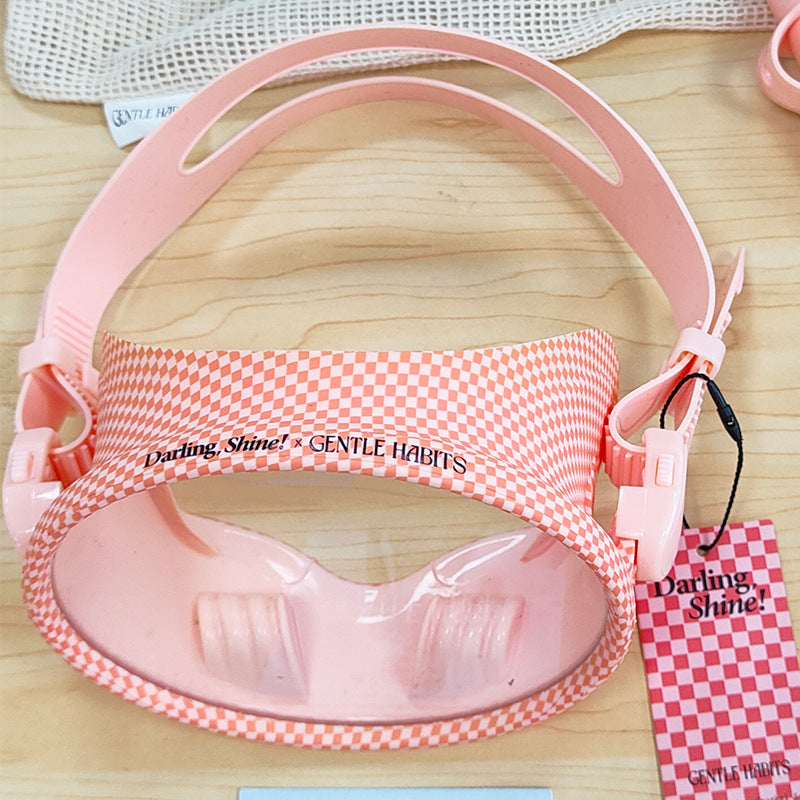 Swimming mask with ergonomic silicone sealing ring Kalsten