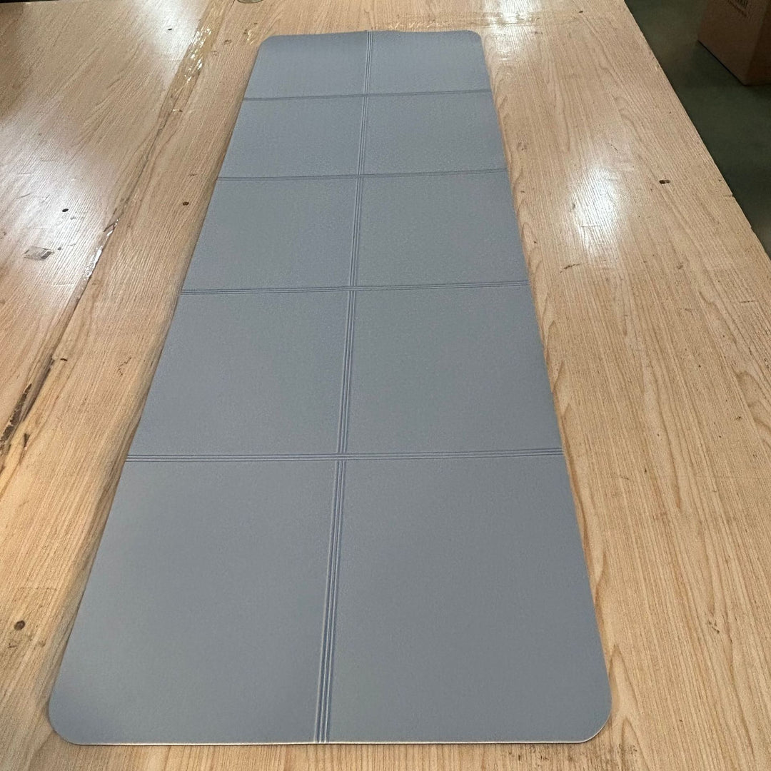 Non-slip training mat with structured design Kalsten