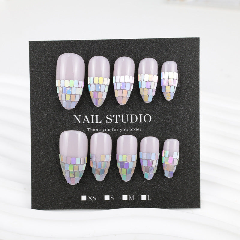 Artificial nail set with shimmering geometric accents Kalsten