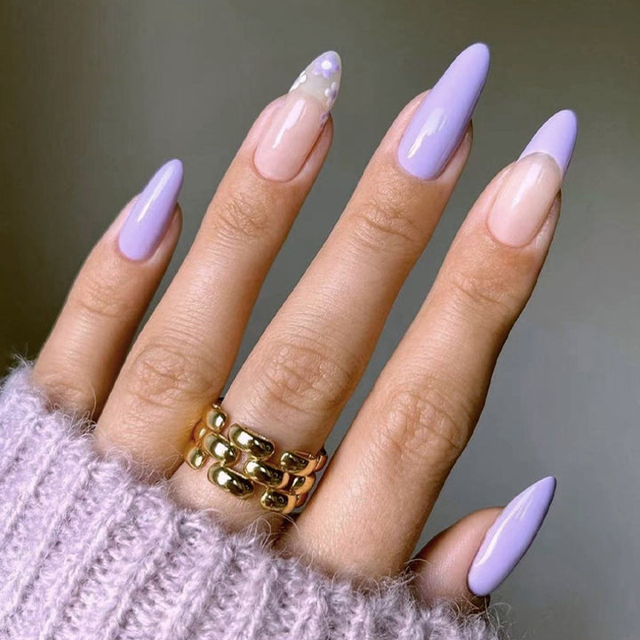 Elegant artificial nails with modern accents Kalsten