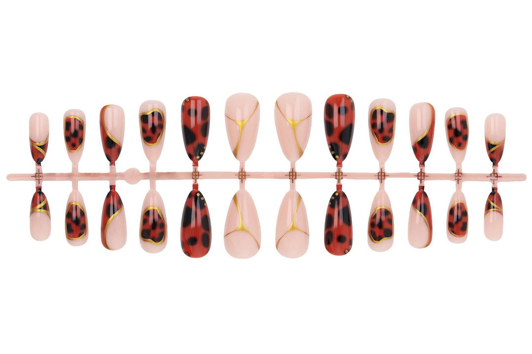 Nail Art Set with creative leopard and glitter details Kalsten
