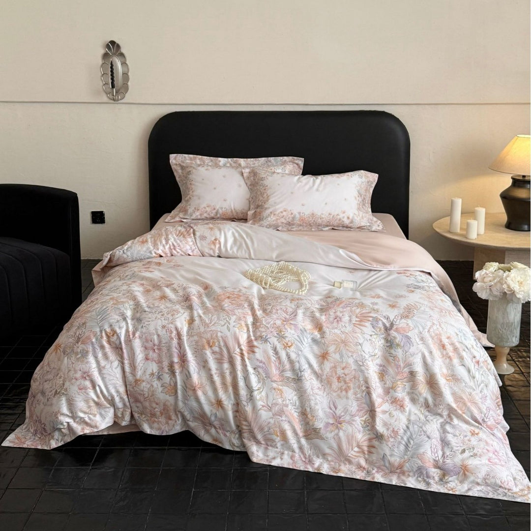 Luxurious satin bedding set with floral all-over pattern and satin border
