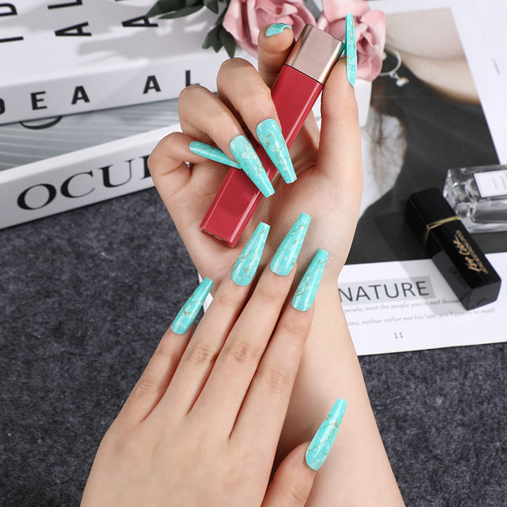 Artificial nails in elegant geometric design Kalsten