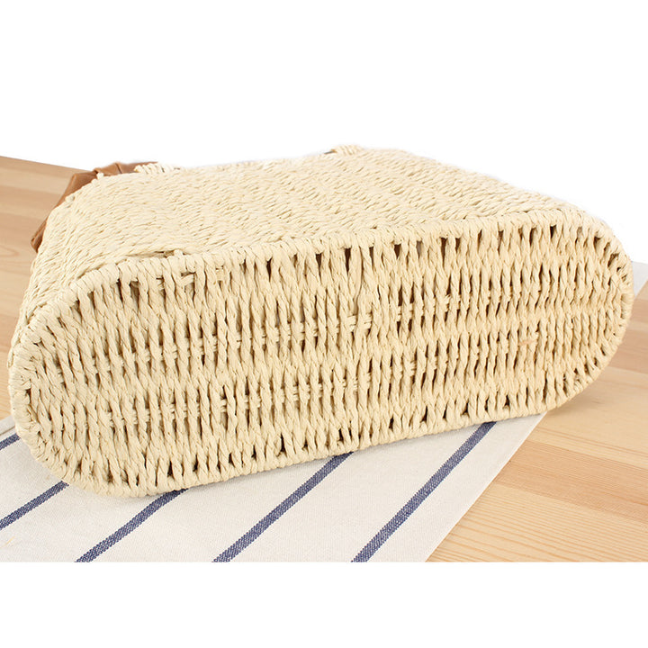 Elegant Handbag with Braided Design and Fashionable Details Kalsten