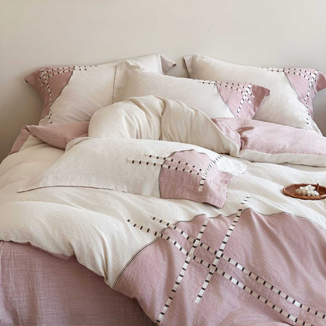 Reversible bedding set made of cotton-linen blend with embroidered check pattern