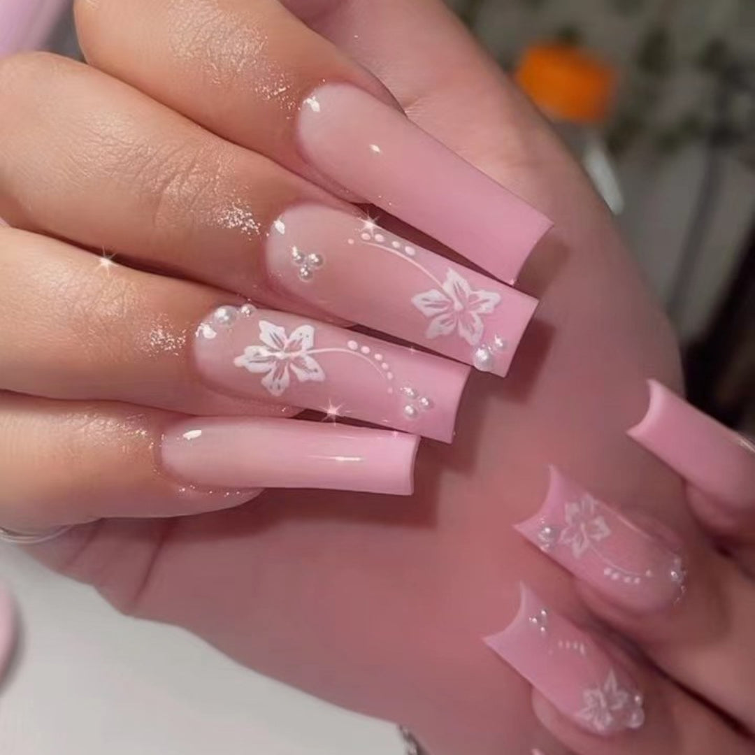 Elegant Floral Nail Extensions Kalsten