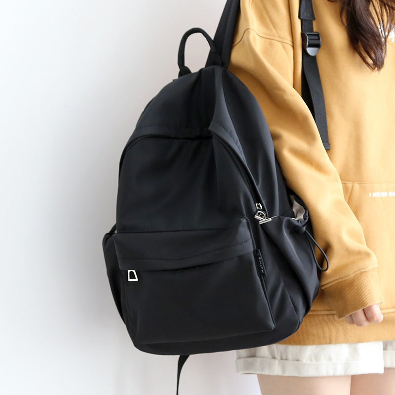 Practical backpack with innovative closure system Kalsten