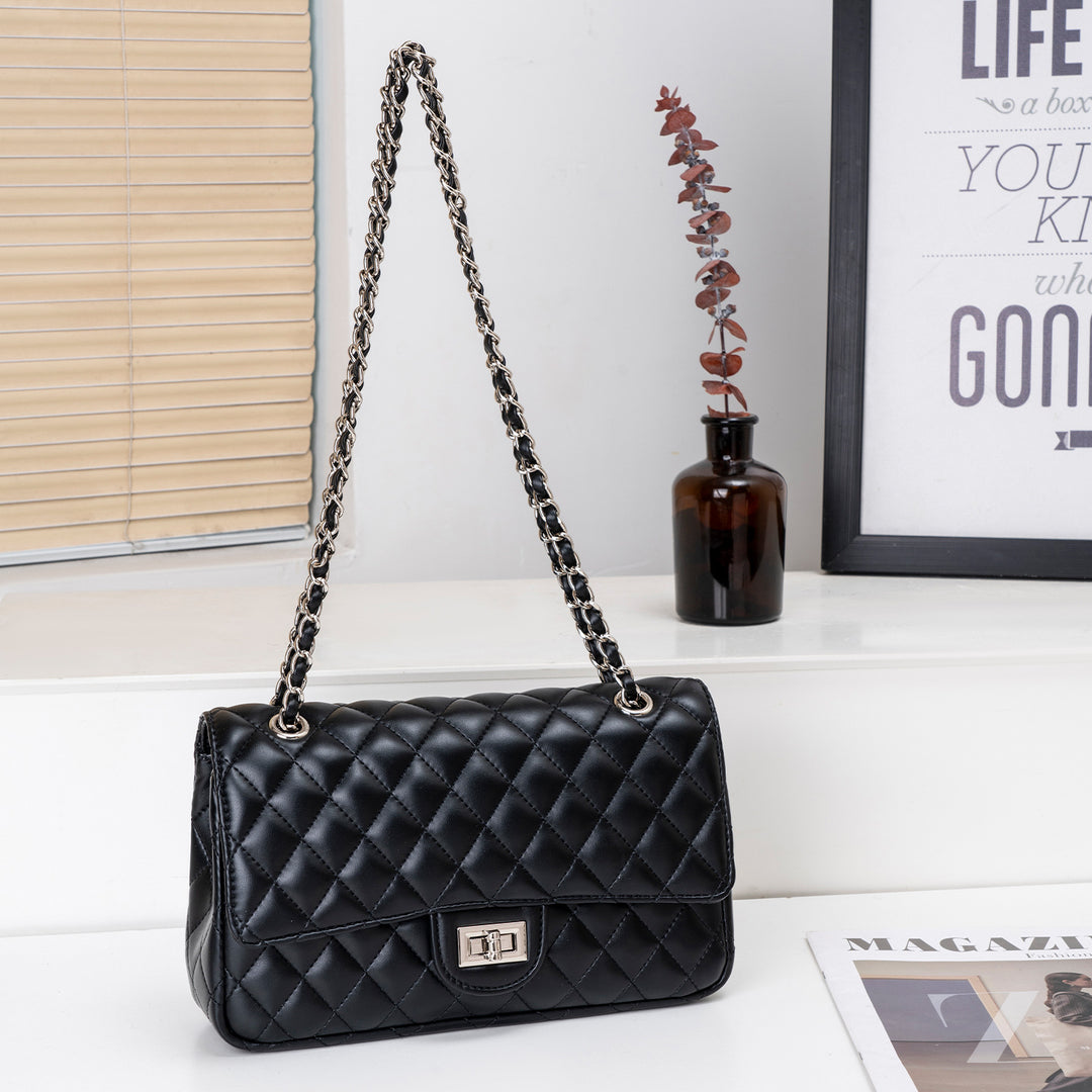 Elegant Quilted Chain Shoulder Bag