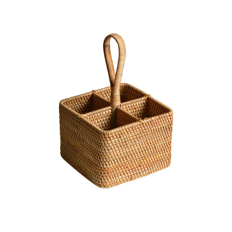 Women's round storage basket made of woven natural material Kalsten
