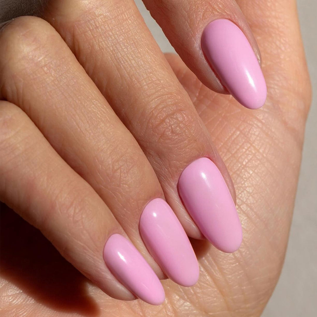 Elegant artificial nails with glossy surface Kalsten