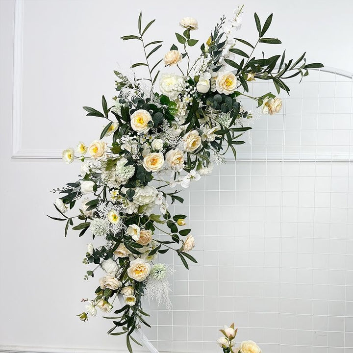 Autumn-Themed Decorative Floral Garland