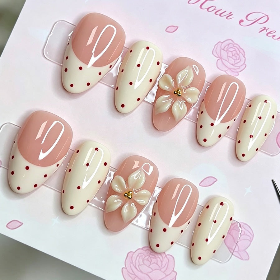 Art nail set with delicate flower and dot elements Kalsten