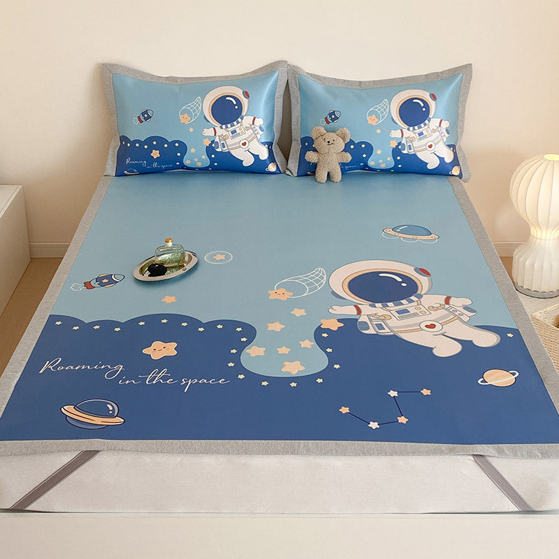 Children's bedding set with monster truck print made of breathable cotton blend