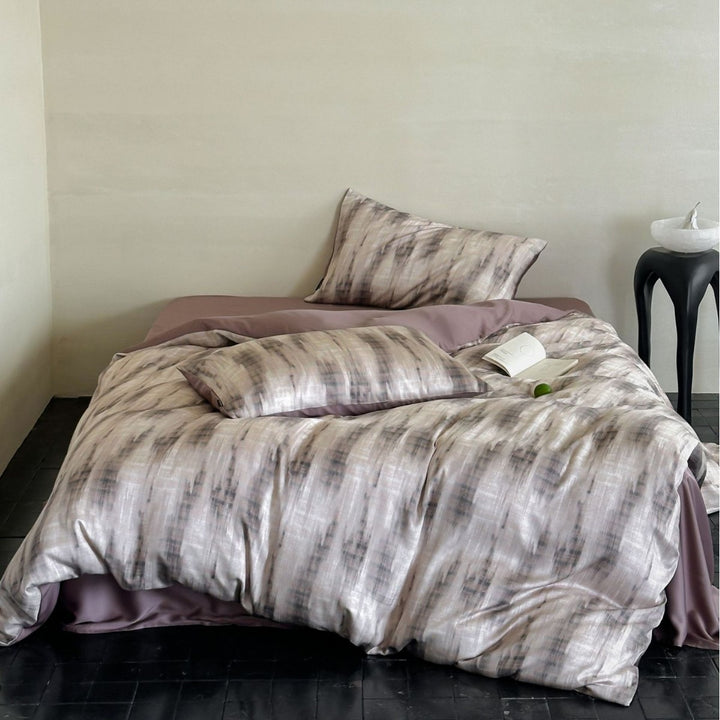 Satin bedding set with floral print and ruffle