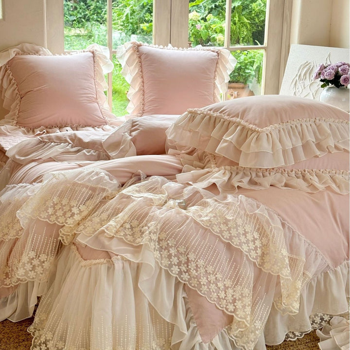 Romantic bedding set with layered lace ruffle and frill edge