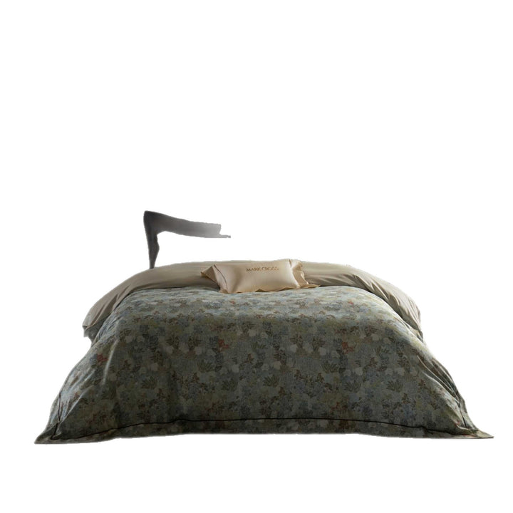 Bed linen set with subtle leaf and feather jacquard made of cotton percale