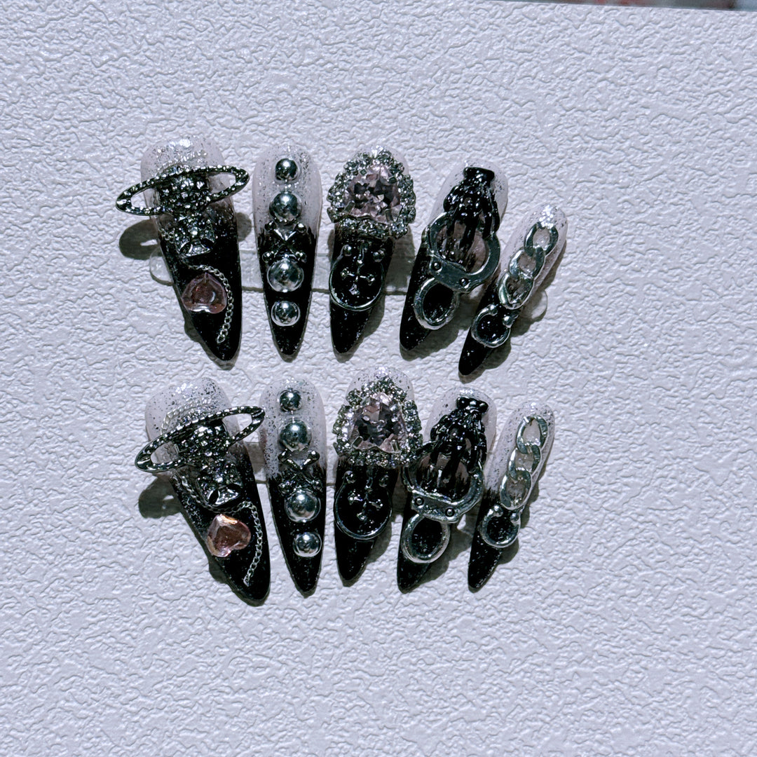 Glamorous Nail Art Extensions