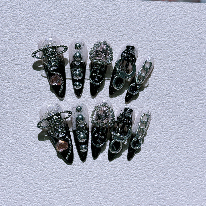 Glamorous Nail Art Extensions
