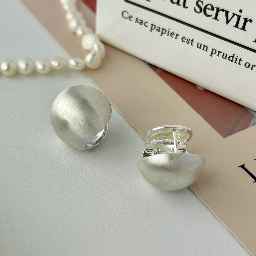 Elegant earrings made of high-gloss metal Kalsten