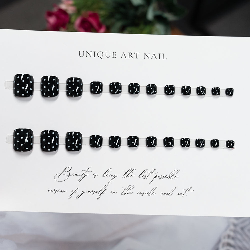 Decorative Polka Dot Toenail Art