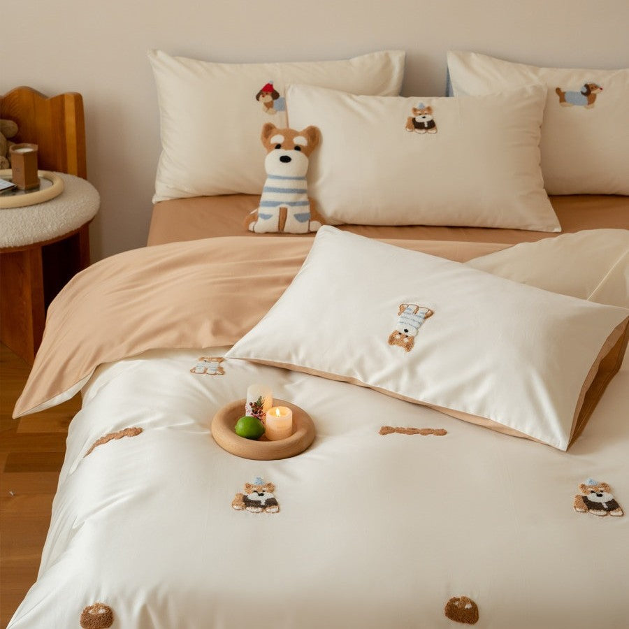 Children's bedding set with embroidered dachshund motifs made of soft cotton satin and reversible function