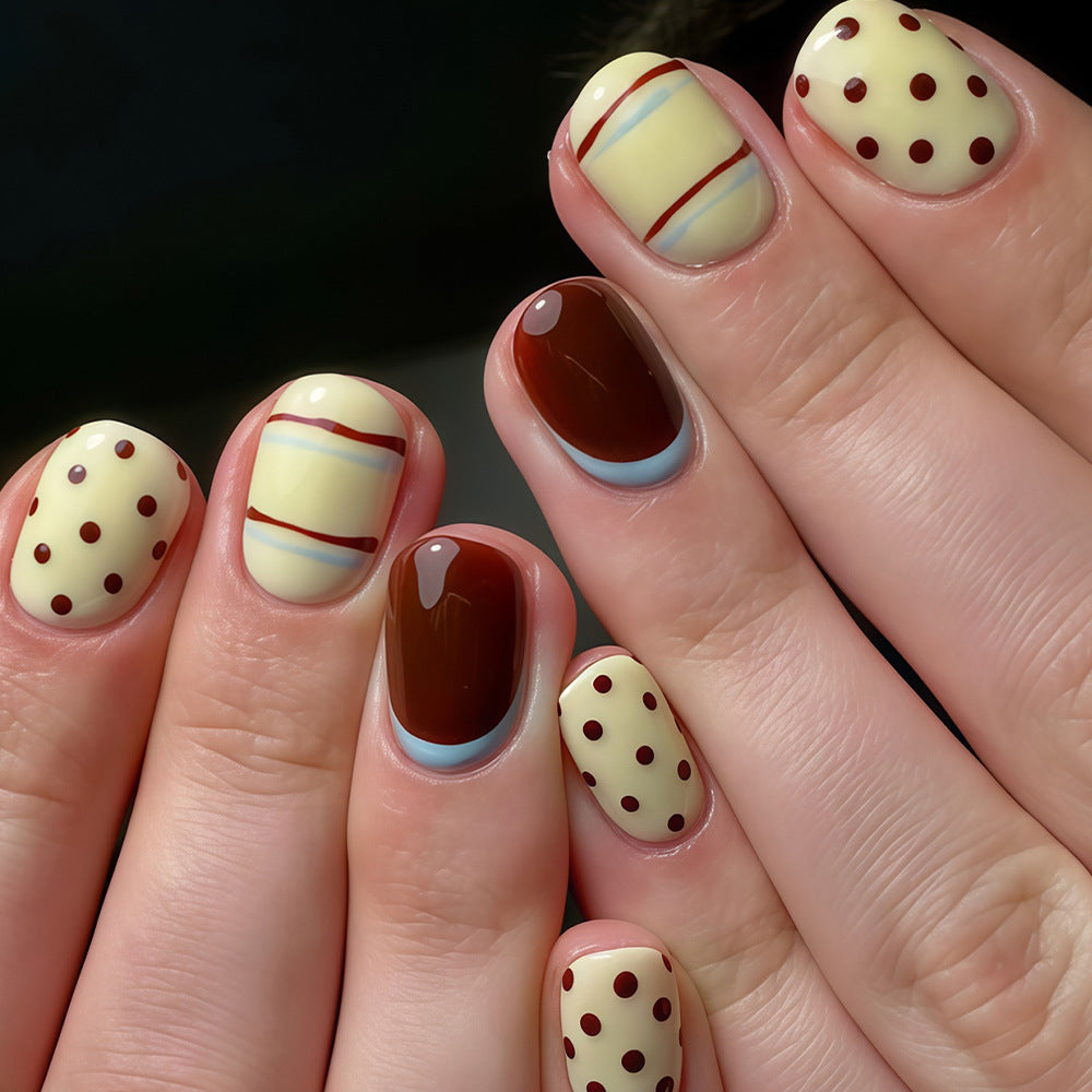 Chic Designer Nail Art Kalsten