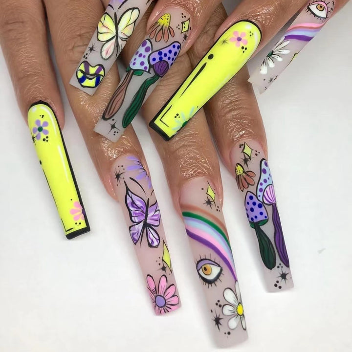 Artificial nails in creative flower design Kalsten