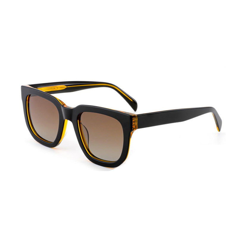 Ladies' fashionable sunglasses with a sturdy plastic frame and brown lenses Kalsten