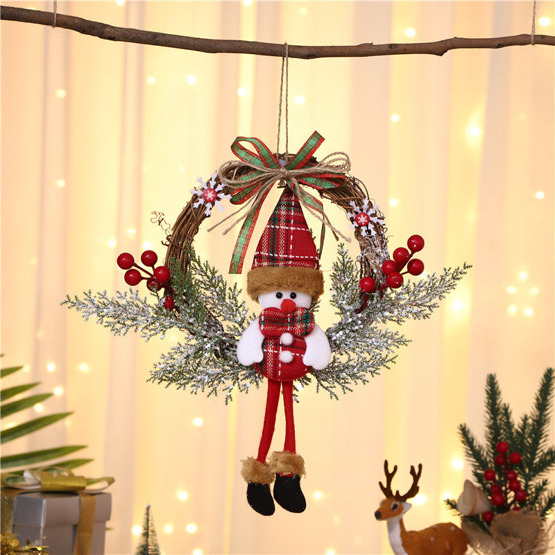 Christmas-themed Hanging Wreath Kalsten