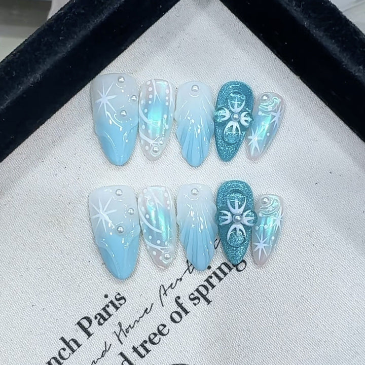 Artistic Winter-Themed Press-On Nail Set Kalsten