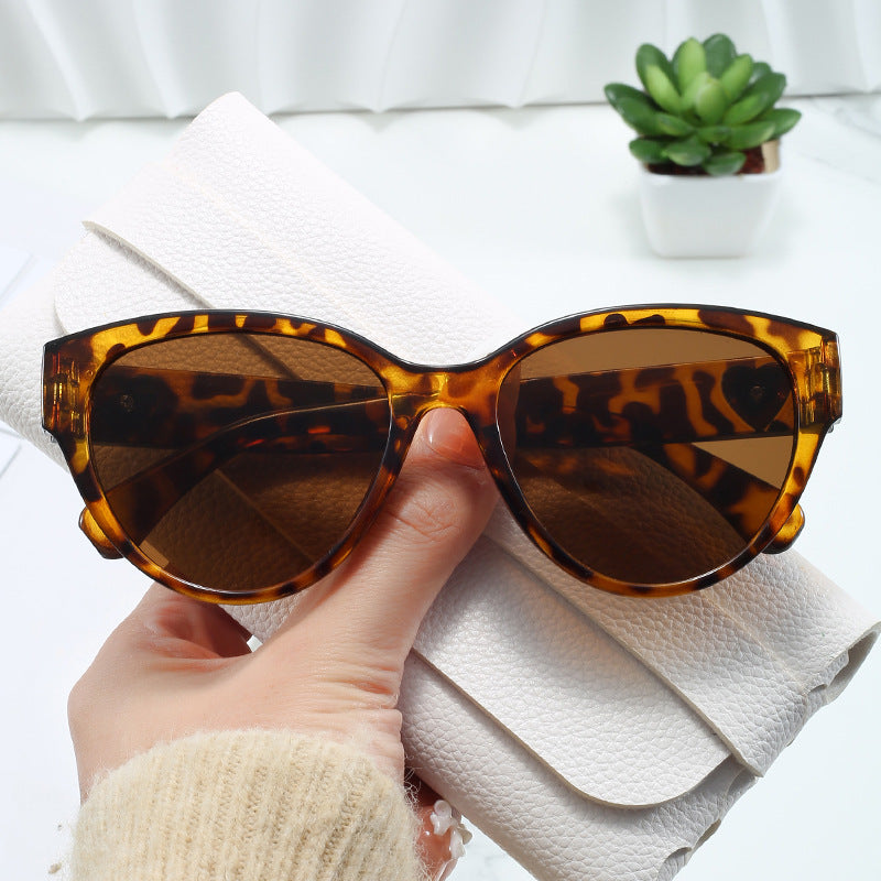 Women's Cat-Eye Sunglasses with Luxurious Leopard Print and Charming Details Kalsten