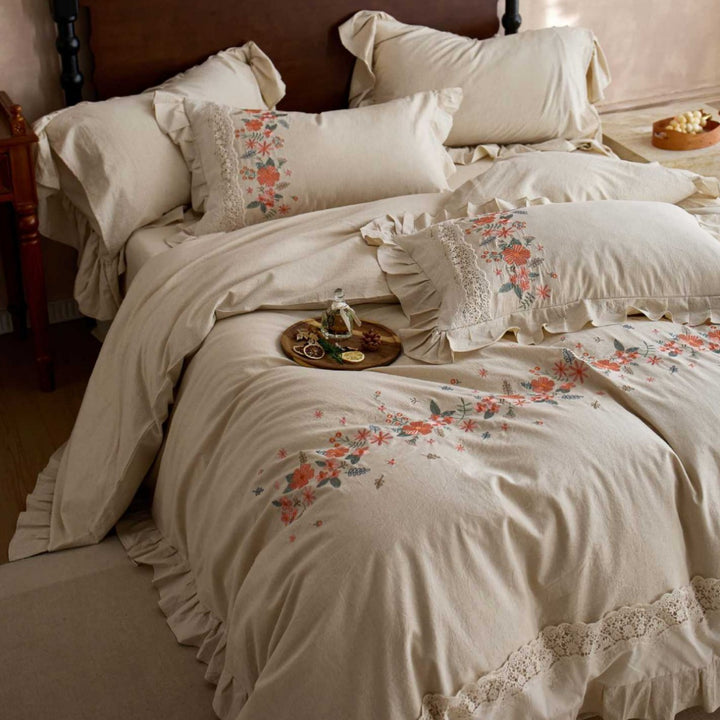 Duvet cover set made of cotton-linen with embroidered folklore flower motif, lace trim and frill