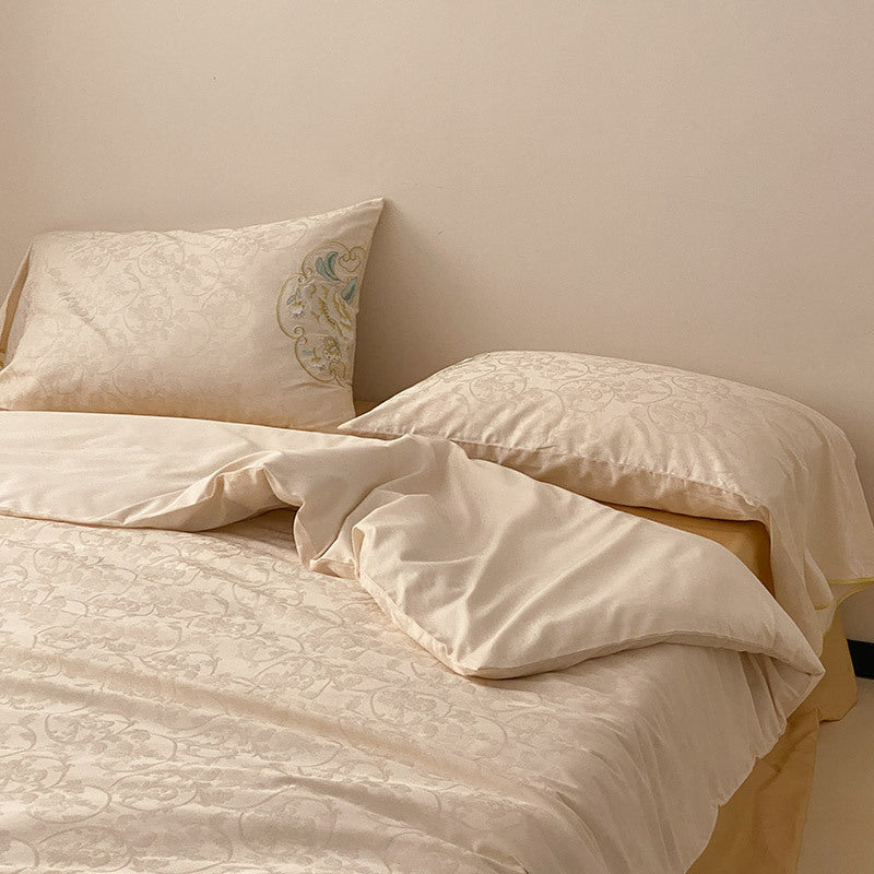 Luxurious jacquard bedding set made of cotton satin with comforter and embroidered pillowcases