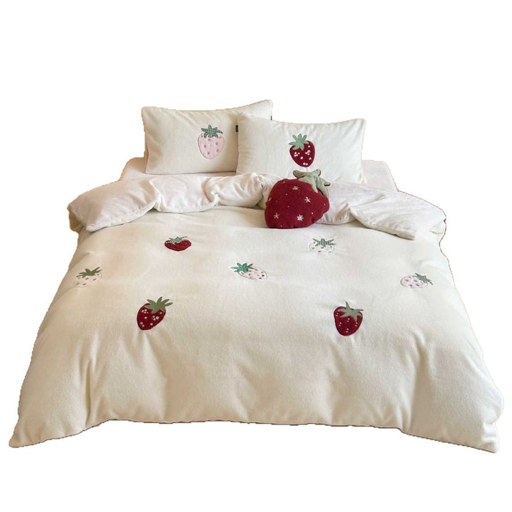 Children's bedding set with cuddly rabbit appliqué and velvety border