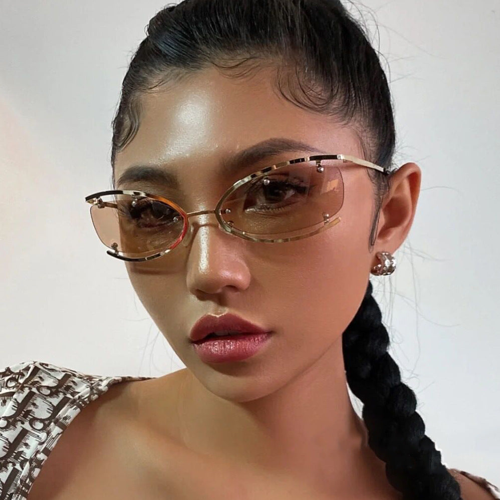 Women Cat-Eye Sunglasses with Luxurious Accents and Protective UV Filter Kalsten