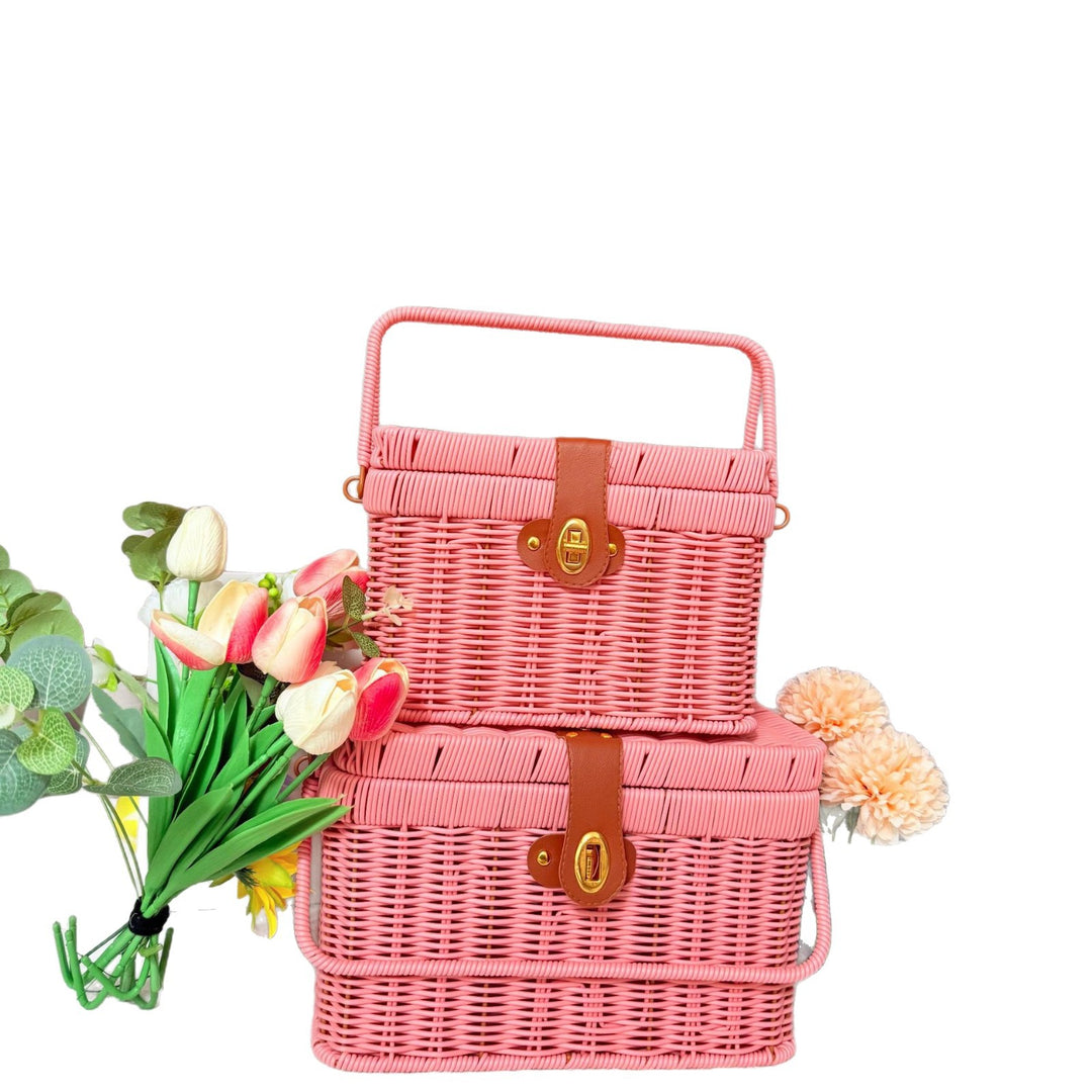 Women's Handcrafted Rattan Picnic Basket Kalsten