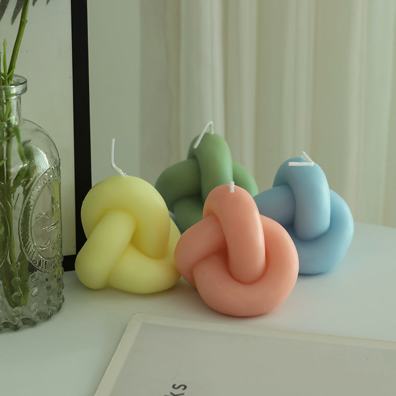 Hand-Poured Sculptural Knot Candle with Beaded Ceramic Tray