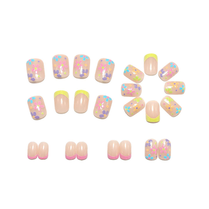 Artificial nails with playful floral design Kalsten