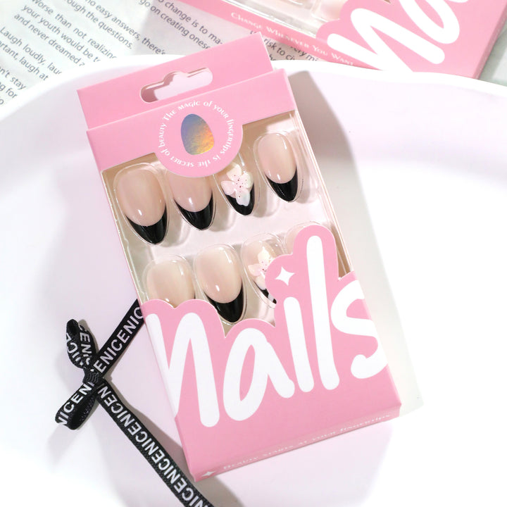 Elegant Nail Art with Flower Accents Kalsten