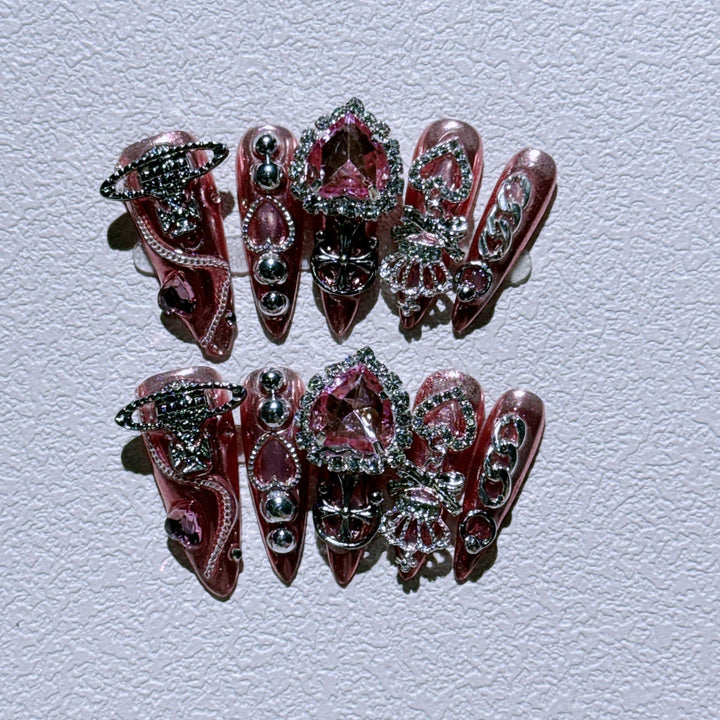 Glamorous Nail Art Extensions
