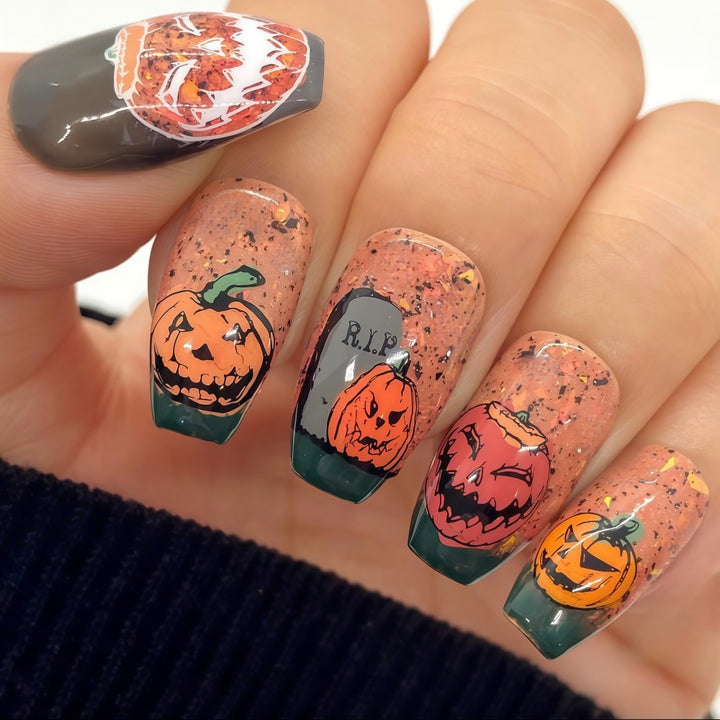 Halloween-themed artificial nails Kalsten