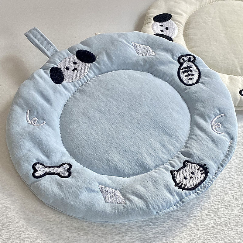 Cozy animal cushion with playful design Kalsten