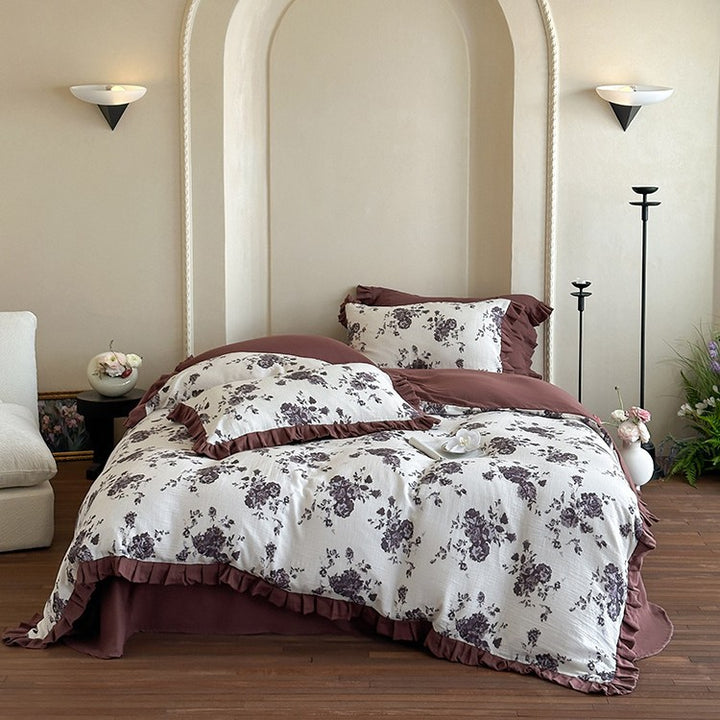 Bedding set made of cotton gauze with romantic flower print and voluminous ruffle