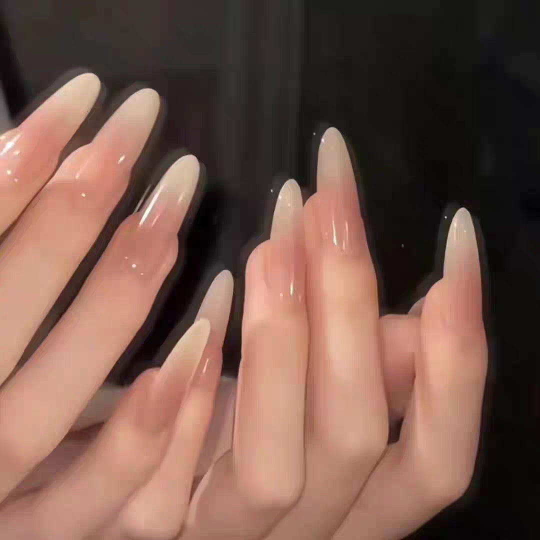Elegant French Tip Nail Art Extensions