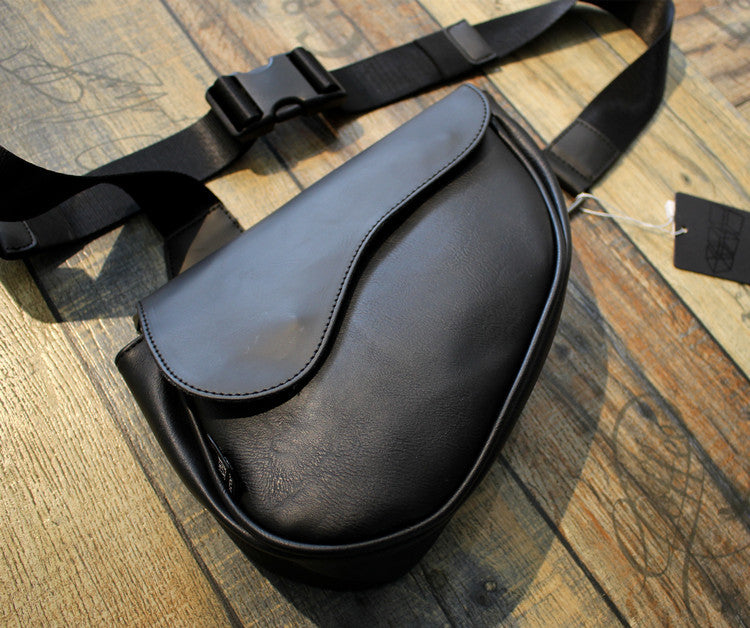 Elegant shoulder bag with innovative closure Kalsten