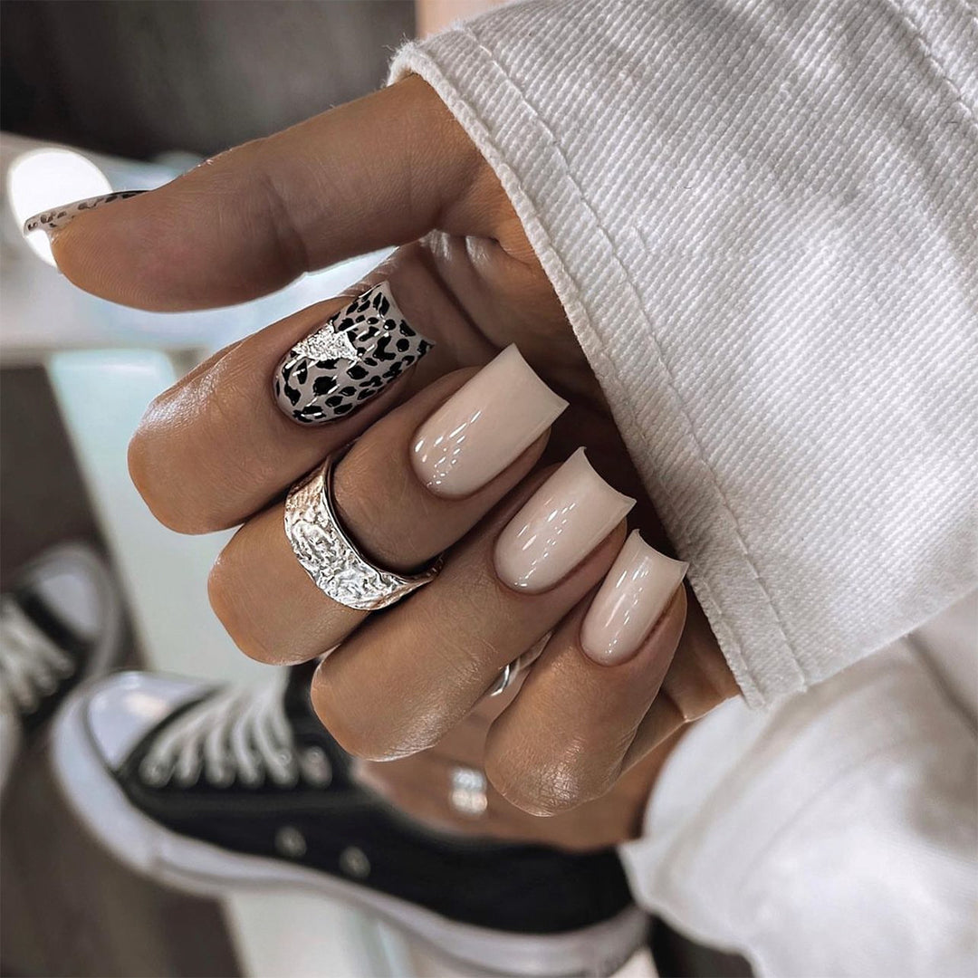 Artful Nail Art with Elegant Animal Design Kalsten