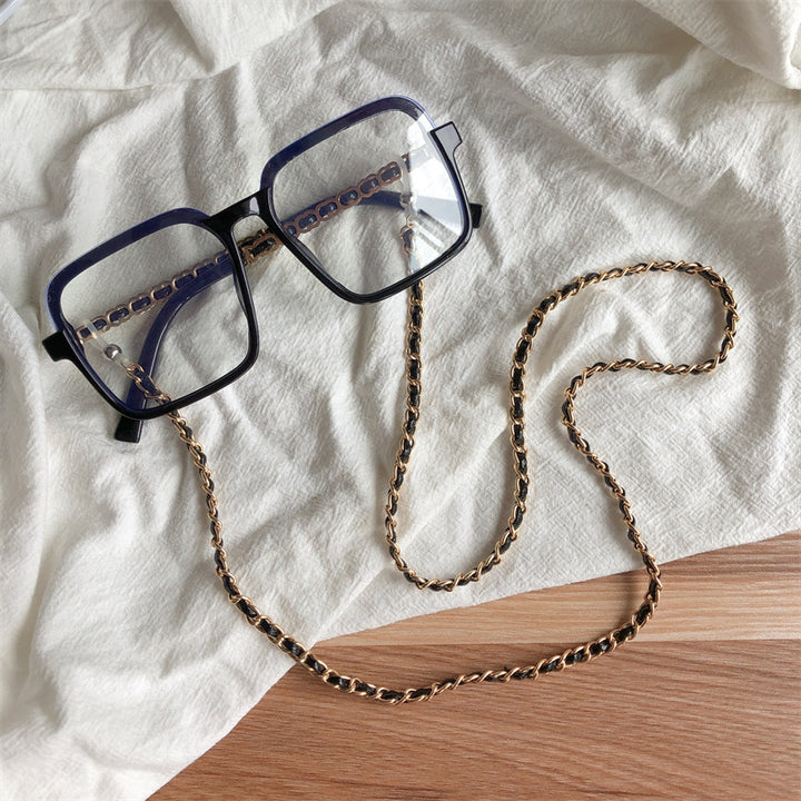 Stylish Chain Eyewear Holder Kalsten